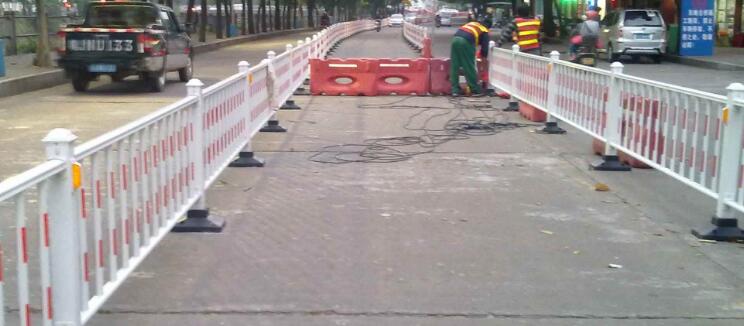 道路草莓视频懂你更多被碰击后，该怎么处理呢？